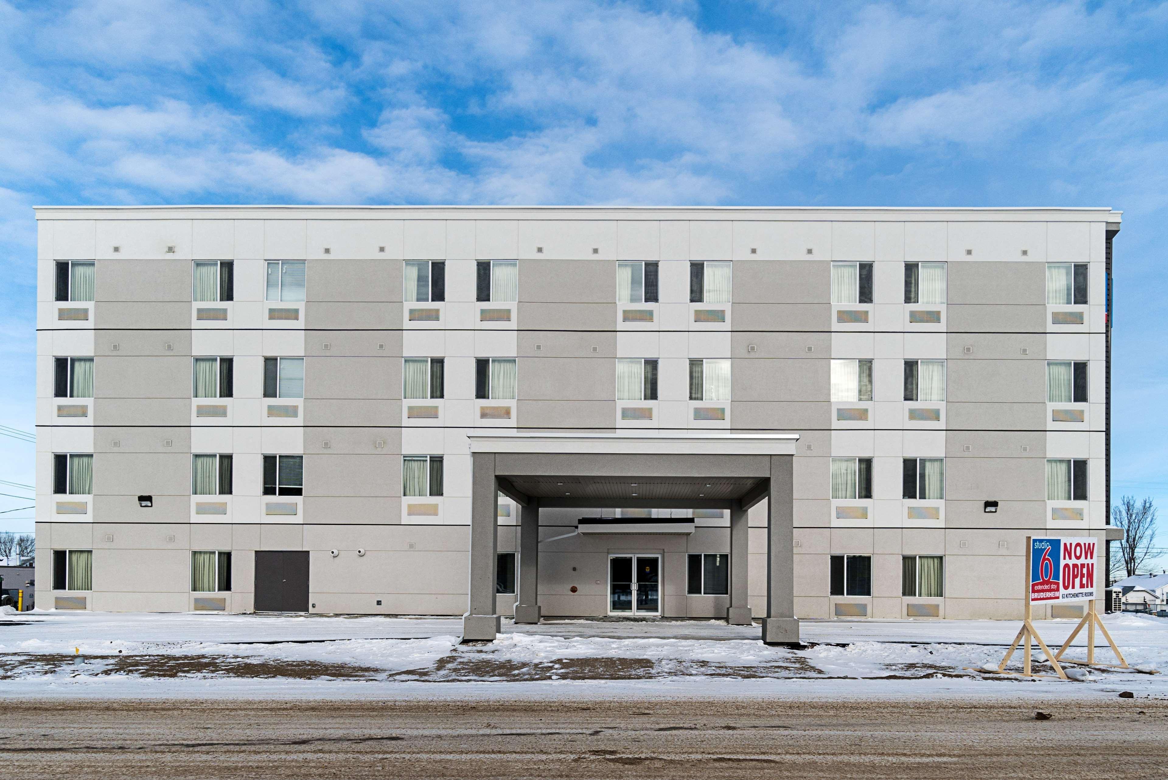 Studio 6-Bruderheim, Ab Εξωτερικό φωτογραφία