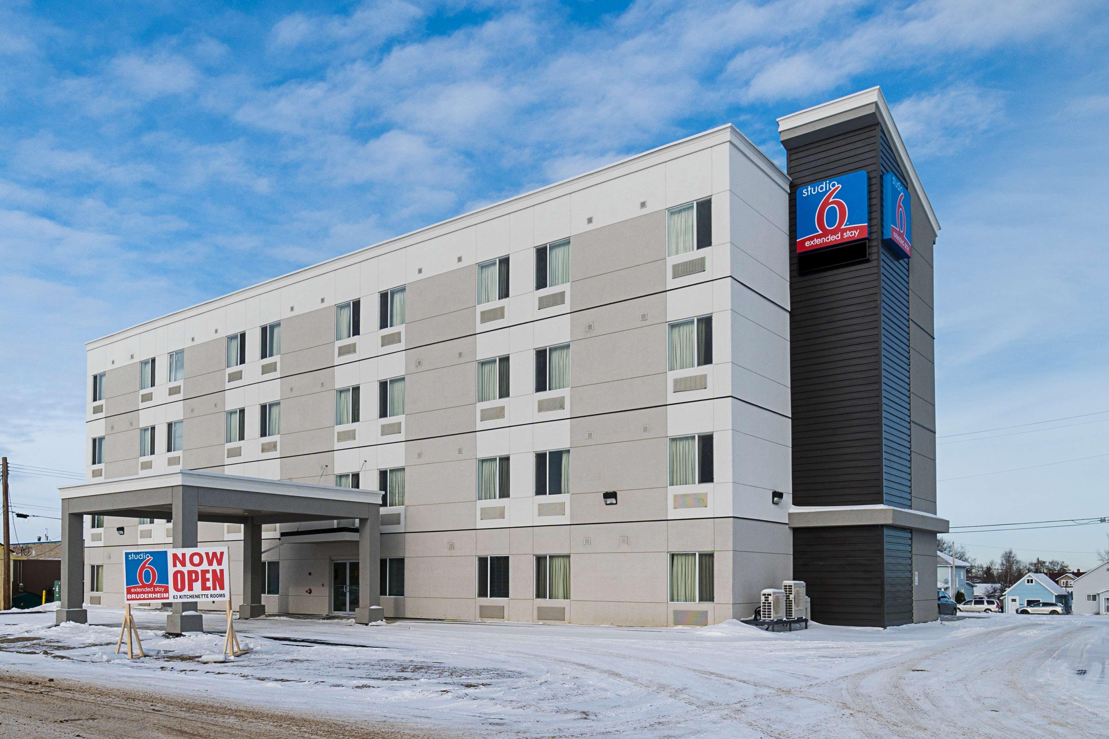 Studio 6-Bruderheim, Ab Εξωτερικό φωτογραφία